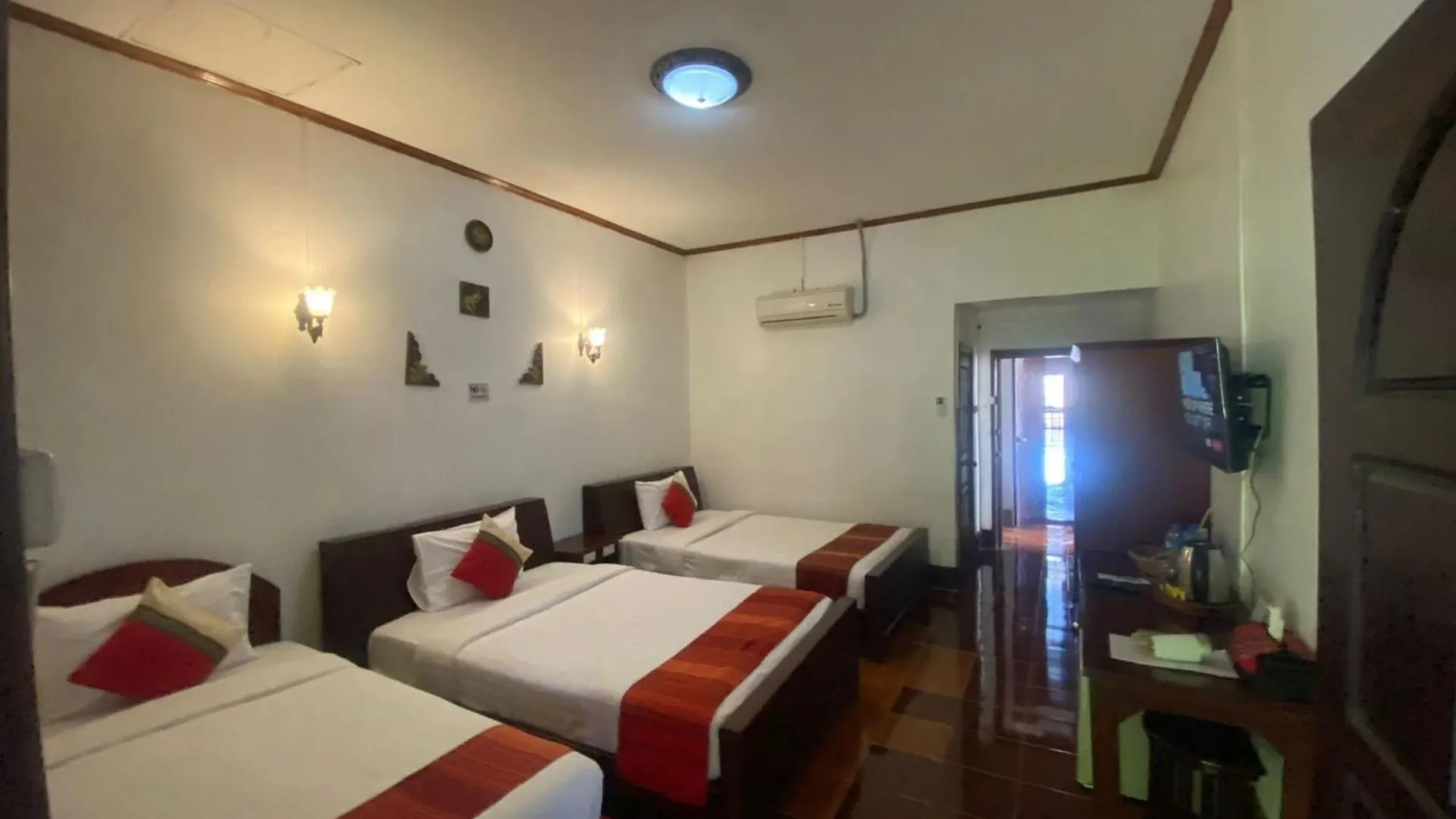 ****  Vangsavath Hotel Luang Prabang Laos